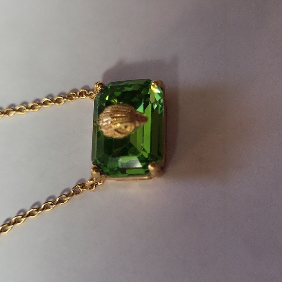 Kurt Geiger Emerald Cut Green Crystal Pendant Necklace - Picture 8 of 11